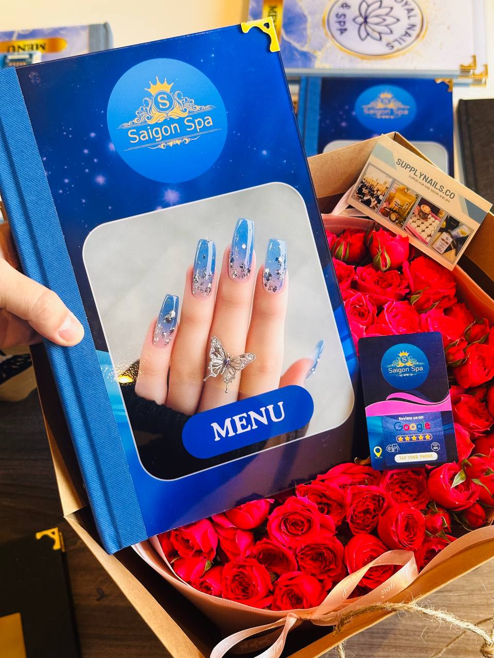 MENU CAO CẤP BÓNG KÍNH