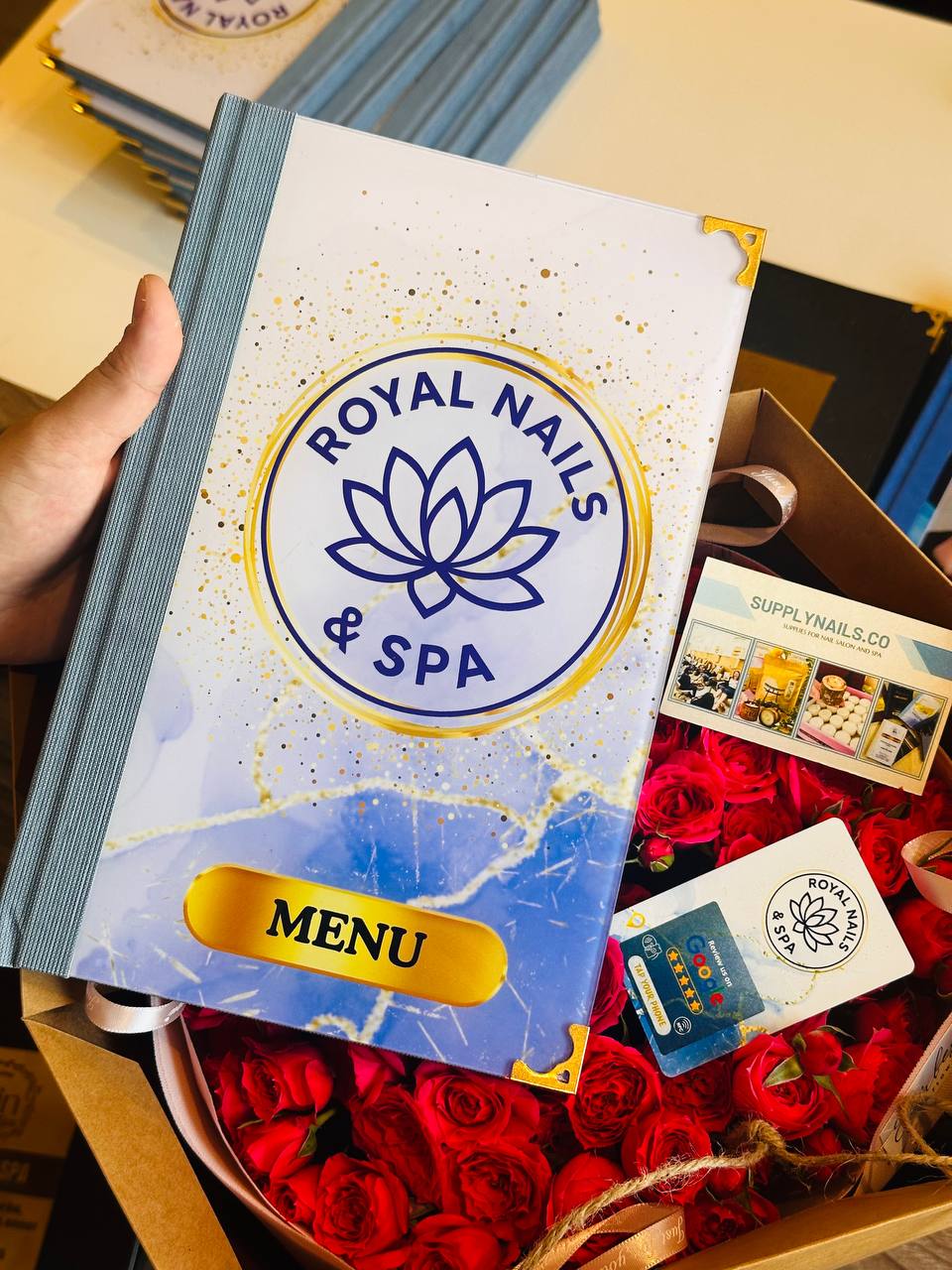 MENU CAO CẤP BÓNG KÍNH