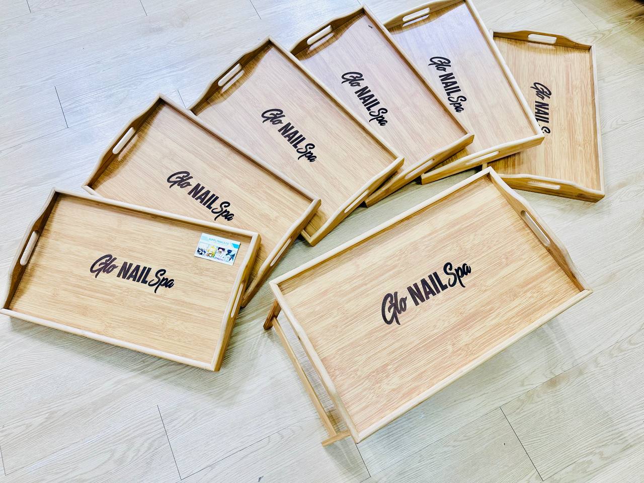 KHAY GỖ KHẮC LOGO CHO TIỆM NAILS