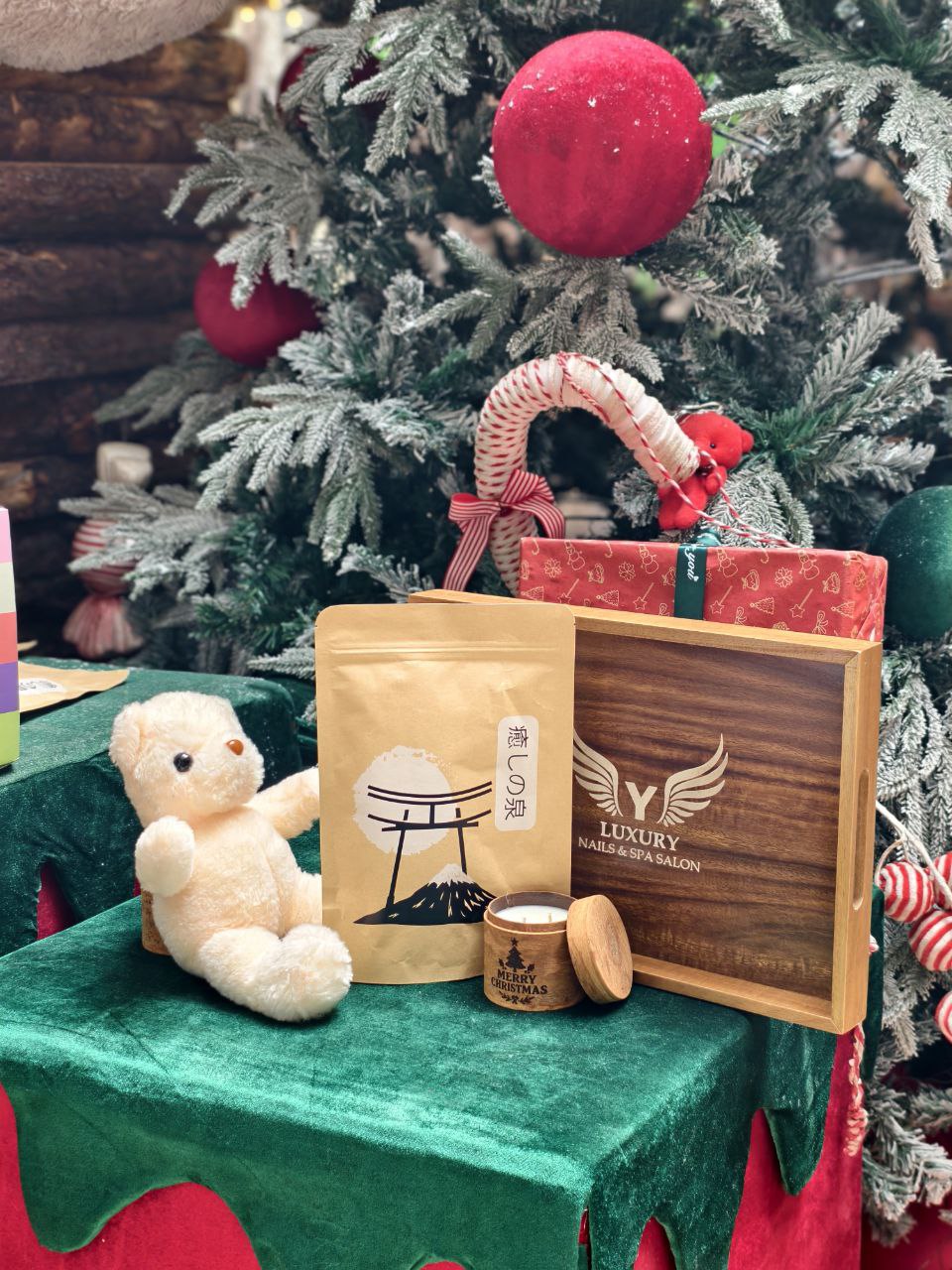 KHAY GỖ KHẮC LOGO CHO TIỆM NAILS